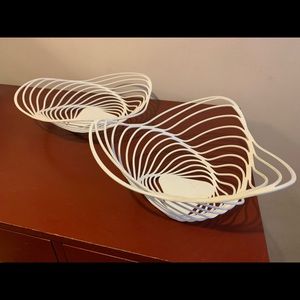 Trinity Centerpiece and Fruit Holder (2 pieces)